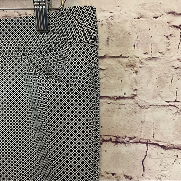 East 5th Black Geometric Print Wide Leg Crop Pants - Picture 3 of 12